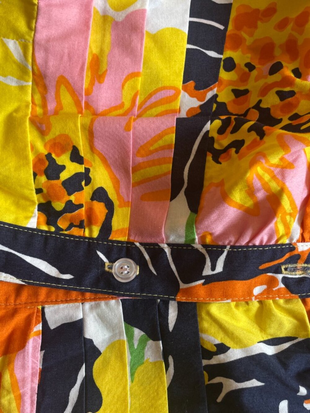 Bentley A. Floral Shirt Dress. Size 4 100% cotton 3/4 sleeves - Picture 3 of 5